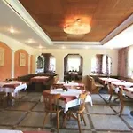 Hotel Lenzenhof 3*