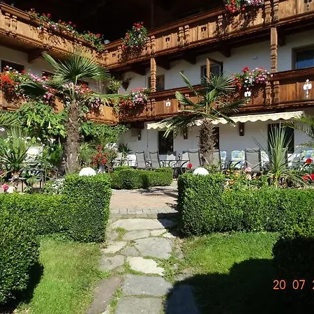 Gartenhotel Lenzenhof - Wildschoenau- Premiumcard Inclusive מלון