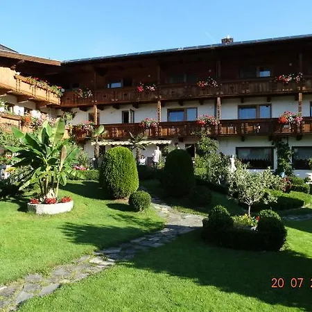 Gartenhotel Lenzenhof - Wildschoenau- Premiumcard Inclusive אובראו